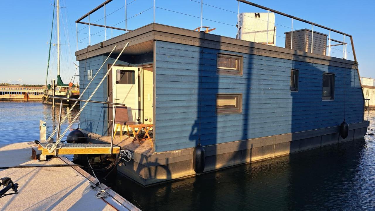 Hausboot Harmonie 호텔 슈트랄준트 외부 사진